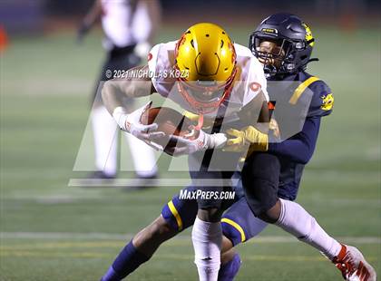 Thumbnail 2 in Dominguez vs. Warren photogallery.