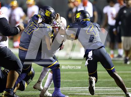 Thumbnail 3 in Dominguez vs. Warren photogallery.