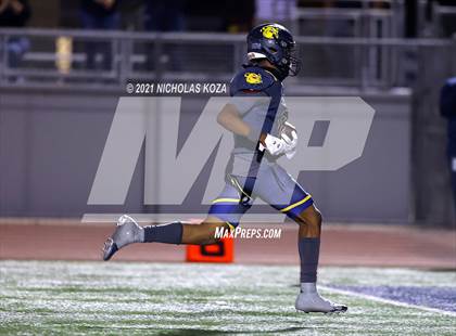 Thumbnail 2 in Dominguez vs. Warren photogallery.