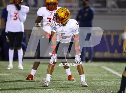 Thumbnail 2 in Dominguez vs. Warren photogallery.