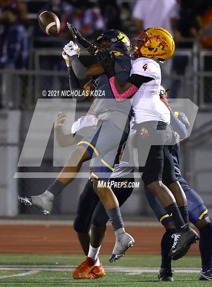 Thumbnail 2 in Dominguez vs. Warren photogallery.