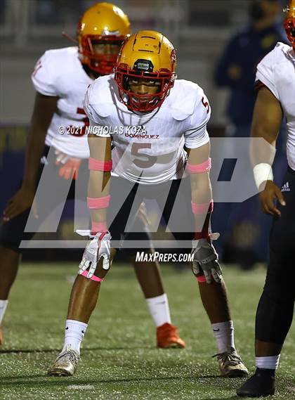 Thumbnail 3 in Dominguez vs. Warren photogallery.