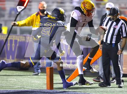 Thumbnail 3 in Dominguez vs. Warren photogallery.