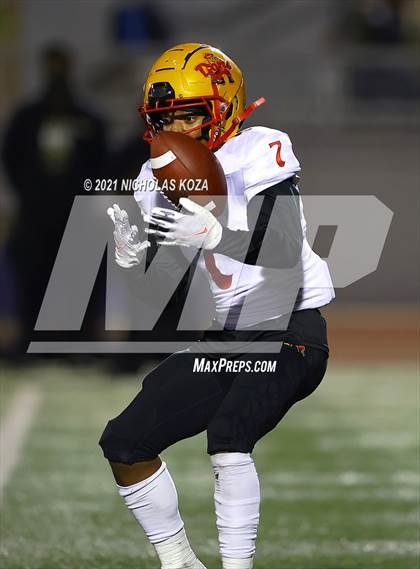 Thumbnail 1 in Dominguez vs. Warren photogallery.