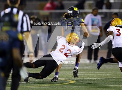 Thumbnail 3 in Dominguez vs. Warren photogallery.