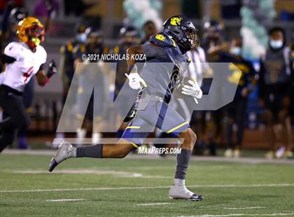 Thumbnail 1 in Dominguez vs. Warren photogallery.