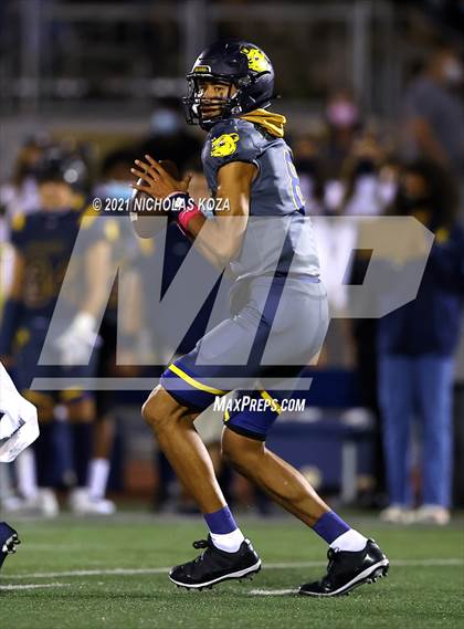 Thumbnail 2 in Dominguez vs. Warren photogallery.
