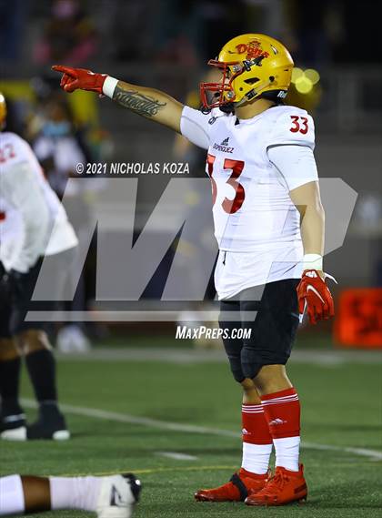 Thumbnail 2 in Dominguez vs. Warren photogallery.
