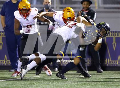 Thumbnail 3 in Dominguez vs. Warren photogallery.