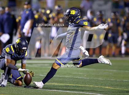 Thumbnail 1 in Dominguez vs. Warren photogallery.