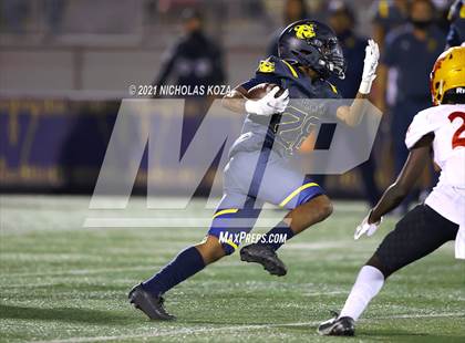 Thumbnail 3 in Dominguez vs. Warren photogallery.