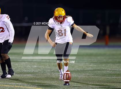 Thumbnail 3 in Dominguez vs. Warren photogallery.