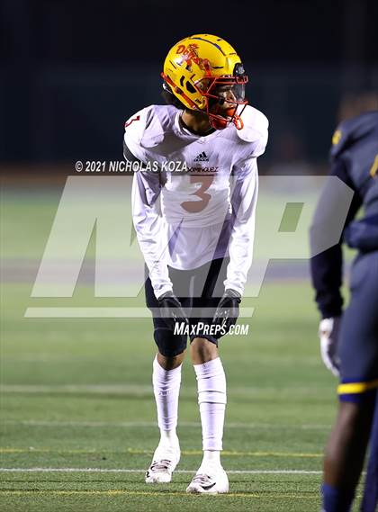 Thumbnail 1 in Dominguez vs. Warren photogallery.