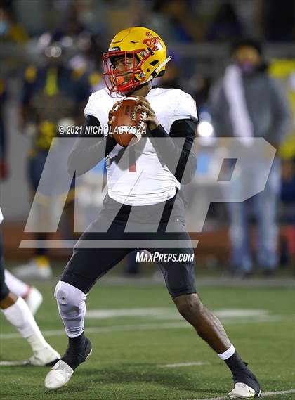 Thumbnail 1 in Dominguez vs. Warren photogallery.