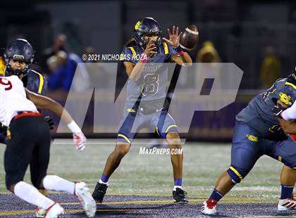 Thumbnail 2 in Dominguez vs. Warren photogallery.