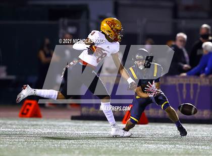 Thumbnail 1 in Dominguez vs. Warren photogallery.