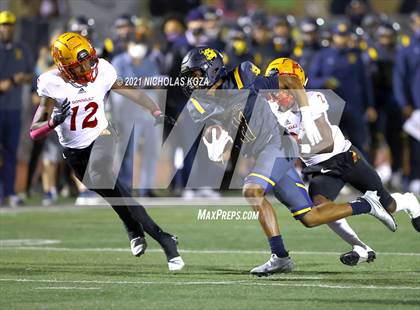 Thumbnail 3 in Dominguez vs. Warren photogallery.