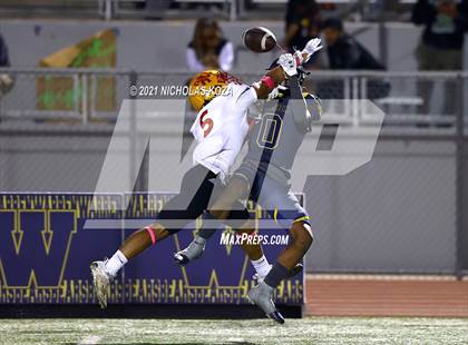 Thumbnail 3 in Dominguez vs. Warren photogallery.