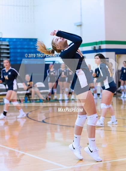Thumbnail 2 in Carmel Christian vs Weddington photogallery.