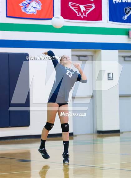 Thumbnail 2 in Carmel Christian vs Weddington photogallery.