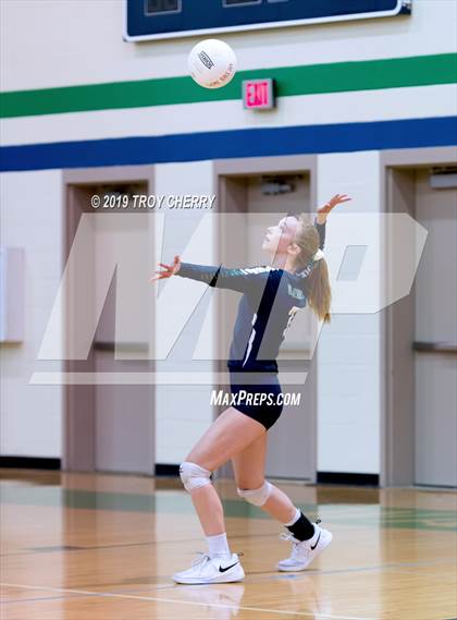 Thumbnail 2 in Carmel Christian vs Weddington photogallery.