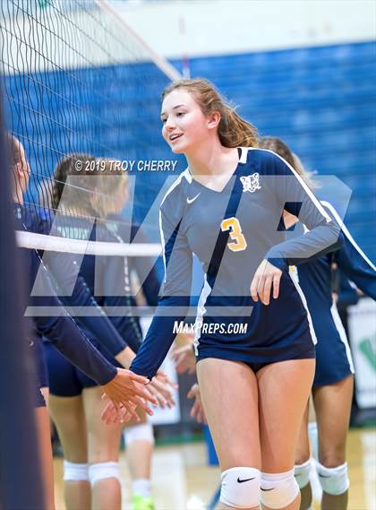 Thumbnail 1 in Carmel Christian vs Weddington photogallery.