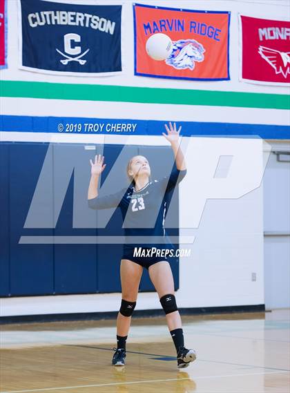 Thumbnail 2 in Carmel Christian vs Weddington photogallery.