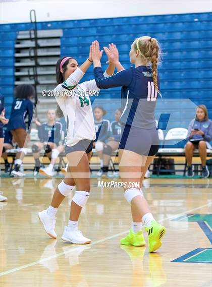Thumbnail 3 in Carmel Christian vs Weddington photogallery.