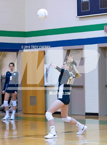 Thumbnail 2 in Carmel Christian vs Weddington photogallery.