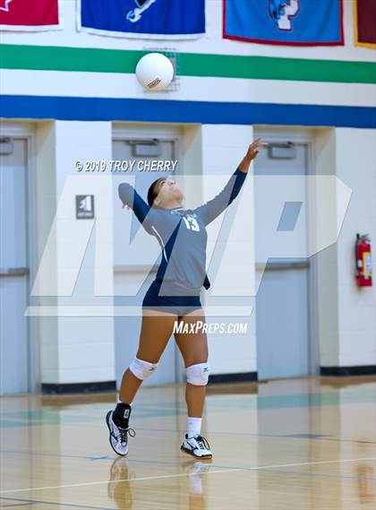 Thumbnail 3 in Carmel Christian vs Weddington photogallery.
