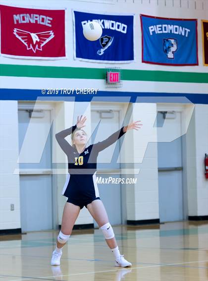 Thumbnail 2 in Carmel Christian vs Weddington photogallery.