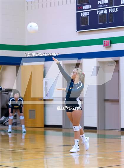 Thumbnail 3 in Carmel Christian vs Weddington photogallery.