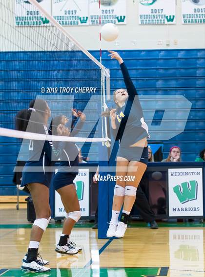 Thumbnail 3 in Carmel Christian vs Weddington photogallery.