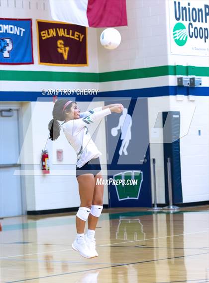 Thumbnail 2 in Carmel Christian vs Weddington photogallery.