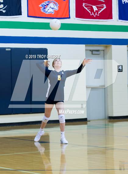 Thumbnail 1 in Carmel Christian vs Weddington photogallery.