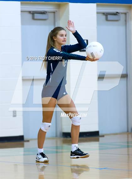 Thumbnail 1 in Carmel Christian vs Weddington photogallery.