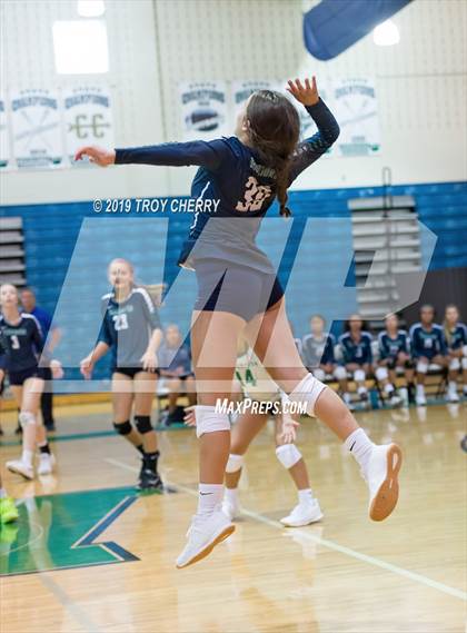 Thumbnail 3 in Carmel Christian vs Weddington photogallery.