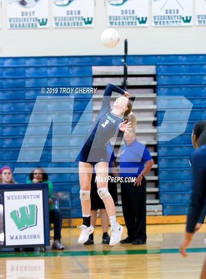 Thumbnail 2 in Carmel Christian vs Weddington photogallery.