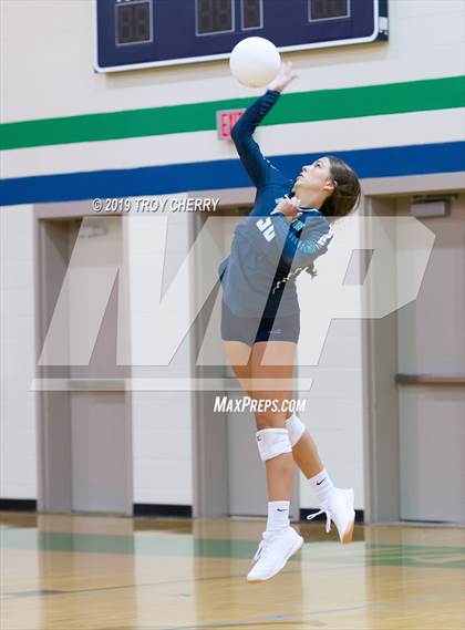 Thumbnail 2 in Carmel Christian vs Weddington photogallery.