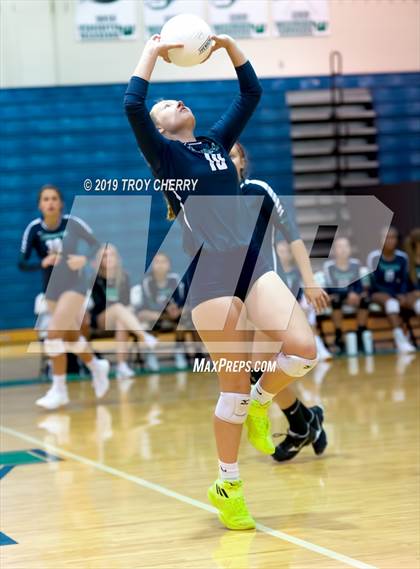 Thumbnail 3 in Carmel Christian vs Weddington photogallery.