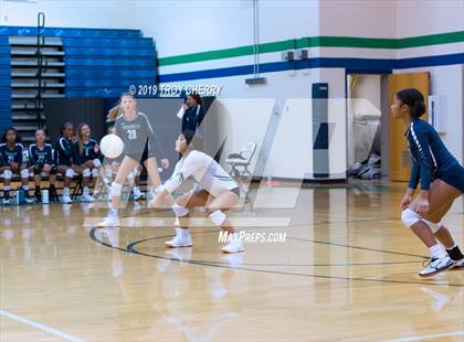 Thumbnail 2 in Carmel Christian vs Weddington photogallery.