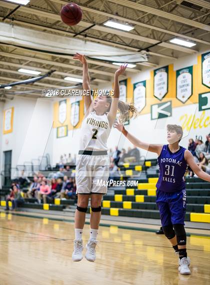 Thumbnail 3 in Potomac Falls @ Loudoun Valley photogallery.
