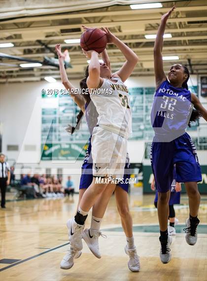 Thumbnail 3 in Potomac Falls @ Loudoun Valley photogallery.