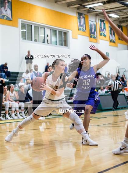 Thumbnail 2 in Potomac Falls @ Loudoun Valley photogallery.