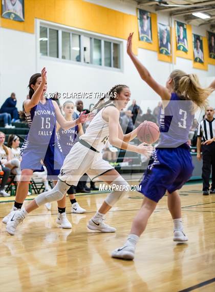 Thumbnail 3 in Potomac Falls @ Loudoun Valley photogallery.