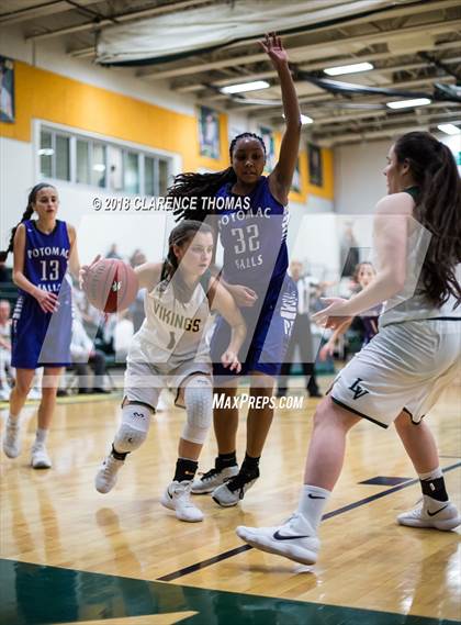 Thumbnail 3 in Potomac Falls @ Loudoun Valley photogallery.
