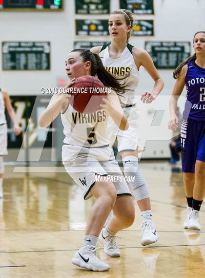 Thumbnail 1 in Potomac Falls @ Loudoun Valley photogallery.