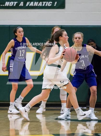 Thumbnail 1 in Potomac Falls @ Loudoun Valley photogallery.