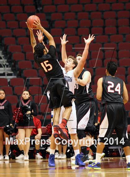 Thumbnail 3 in Valley Christian vs. Cortez (AIA D3 Final) photogallery.