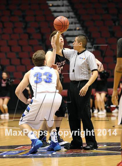 Thumbnail 3 in Valley Christian vs. Cortez (AIA D3 Final) photogallery.